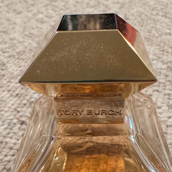 Tory Burch 3/4 filled Love Relentlessly Gold Bottle hard to find - Picture 3 of 5